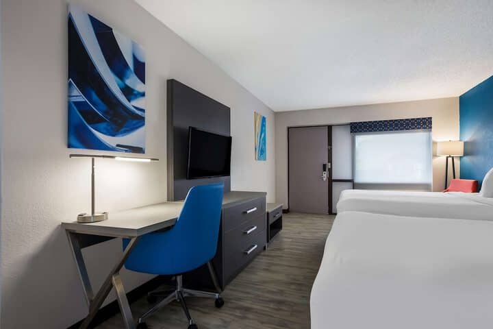 Room 9 of 31